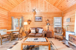 Cozy Bigfork Cabin with Canoes Walk to Swan River!